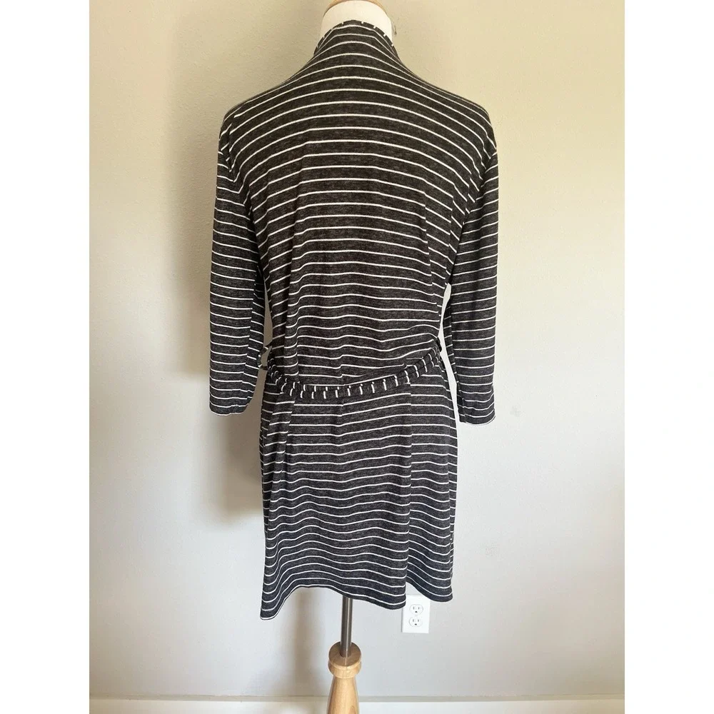 Gray White Striped Short Robe Size M Nicole Miller Heathered Belt 3/4 Sleeve